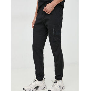 Calvin Klein pánské černé kalhoty SKINNY WASHED CARGO - 36/NI (BEH)